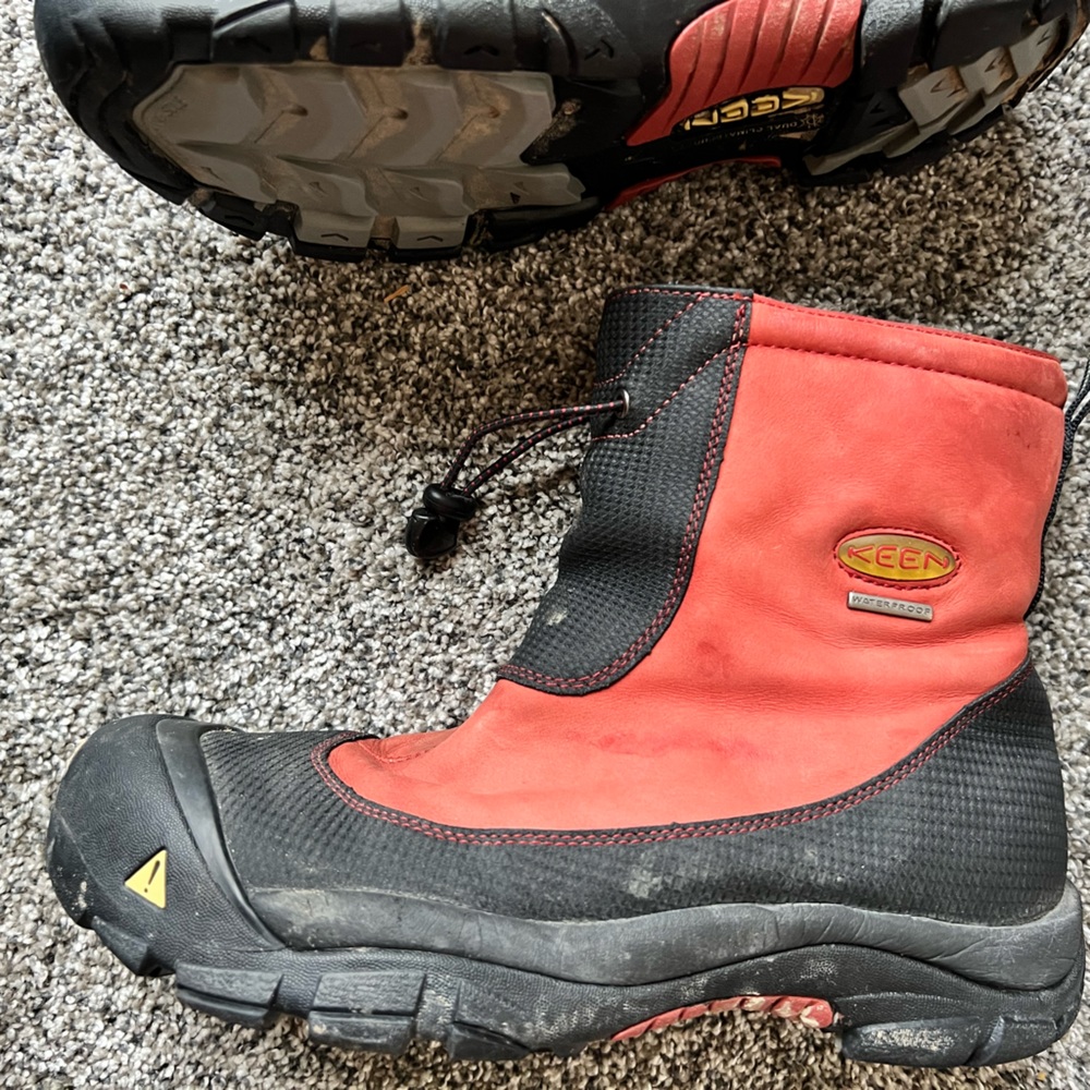 Keen Waterproof boots size 11